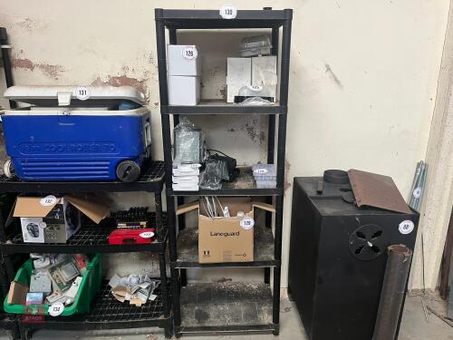 5 X SHELF PLASTIC SHELVING UNIT (130)
