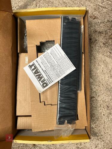 DEWALT SANDING FRAME & STAND (171)