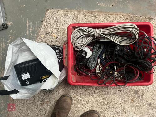 1 LARGE BOX OF ELECTRICAL FITTINGS (140)