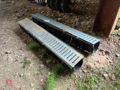 2 X 1M LENGTHS OF FRENCH DRAIN (324)