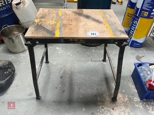SMALL DEWALT WORK BENCH DE1000 (191)
