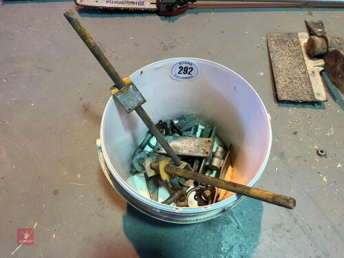 BUCKET OF GATE FURNITURE (292)