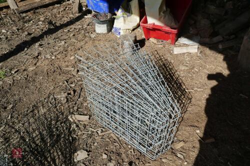 4 HOOK OVER SHEEP HAY FEEDERS