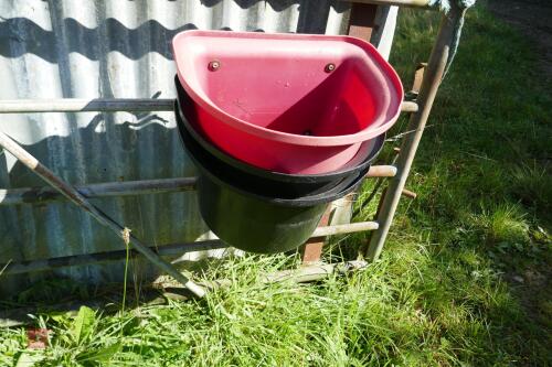 3 HOOK ON FEED BUCKETS