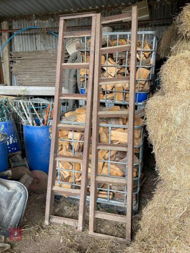 2 LOADING RAMPS