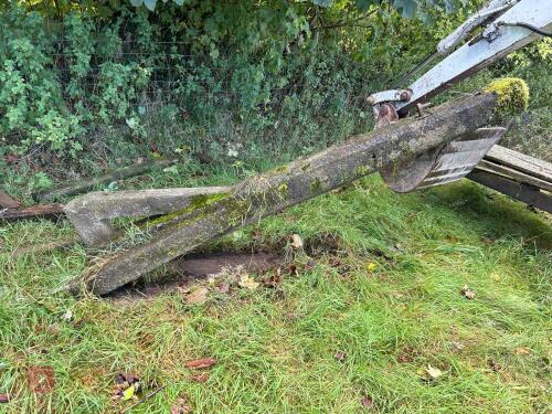 9' CONCRETE RAILWAY GATE POST