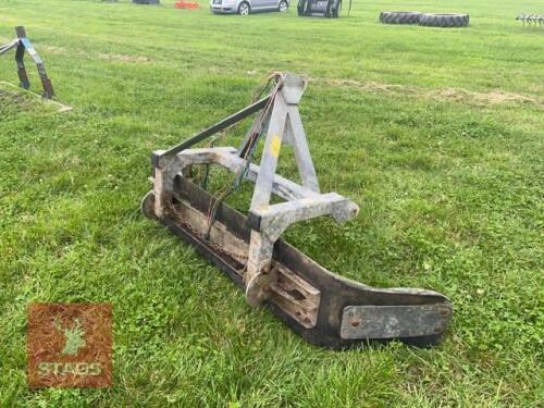 ROSTER GALVANISED YARD SCRAPER