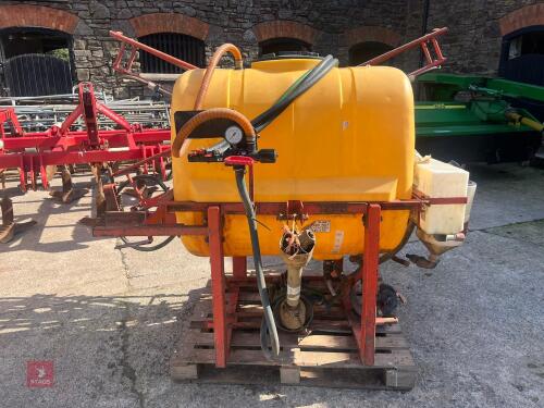 MOUNTED CROP SPRAYER