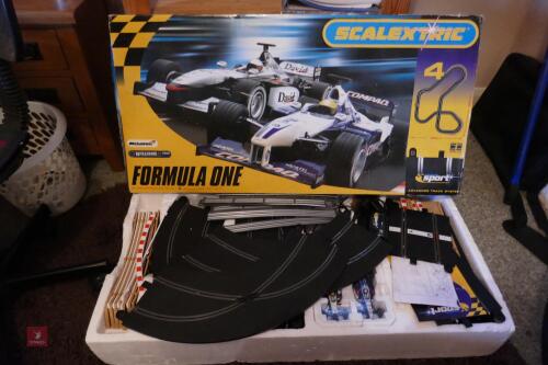 FORMULA ONE SCALEXTRIC SET