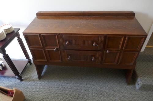 SOLID HALLWAY WOODEN CABINET