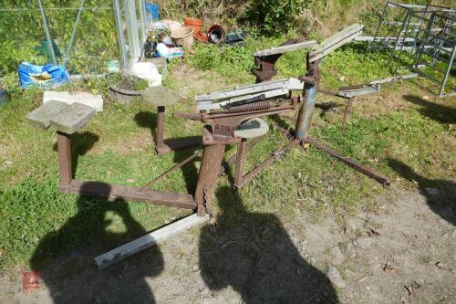 4 WORKING CLAY PIGEON TRAPS