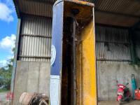 4.2M X 2.6M 4 POSTER CAR RAMP - 9