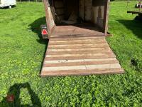 TWIN AXLE HORSE BOX (S/R) - 4