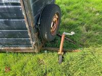 TWIN AXLE HORSE BOX (S/R) - 11