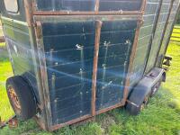 TWIN AXLE HORSE BOX (S/R) - 15