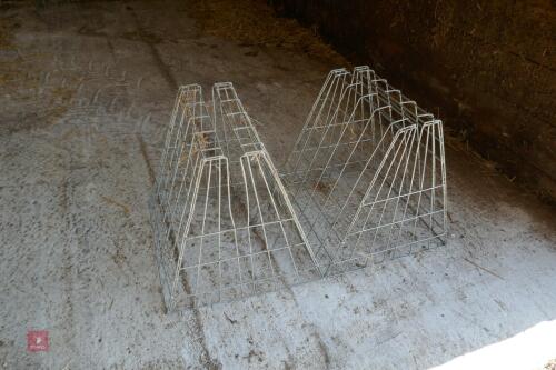 2 HOOK OVER MESH SHEEP HAY RACKS