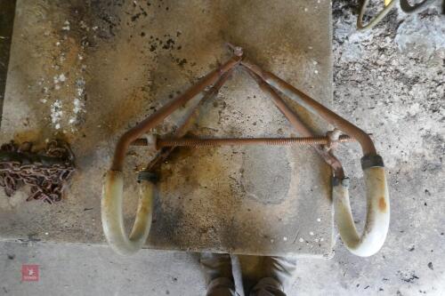 COW LIFTING HOIST