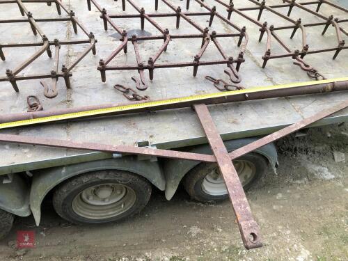 9' SET OF ZIG ZAG DRAGS