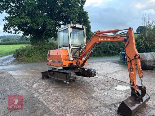 HITACHI UE30 DIGGER