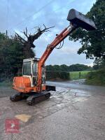 HITACHI UE30 DIGGER - 3
