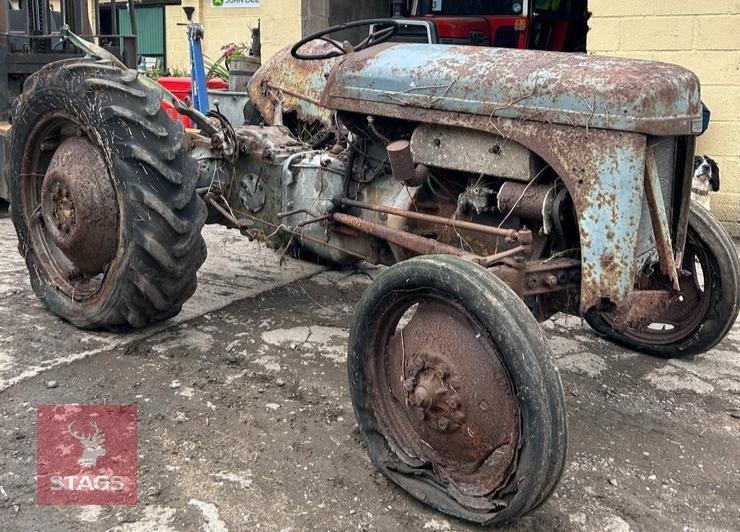 FERGUSON TED 20 2WD TRACTOR (S/R)