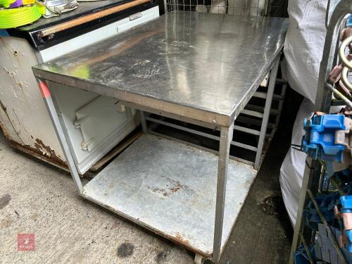 42'' X 32'' X 34'' SS WHEELED TABLE