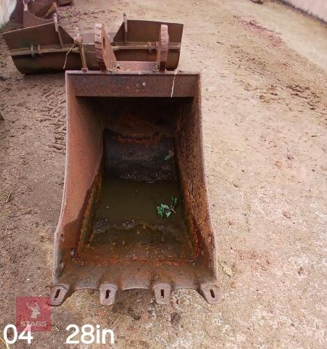 28'' DIGGER BUCKET