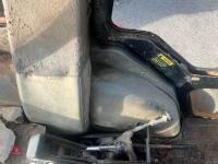 1989 INTERNATIONAL CASE 885 XL TRACTOR - 33