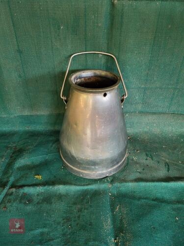 STAINLESS STEEL MILK CHURNS