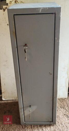 BREAKDOWN GUN CABINET C/W 2 SET OF KEYS