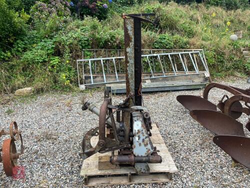 MASSEY FERGUSON 702 FINGER BAR MOWER (10