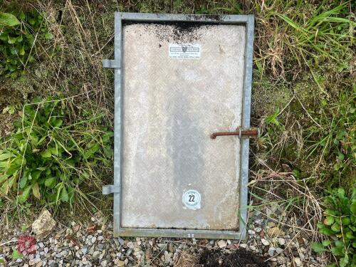 TRAILER ACCESS DOOR (22)