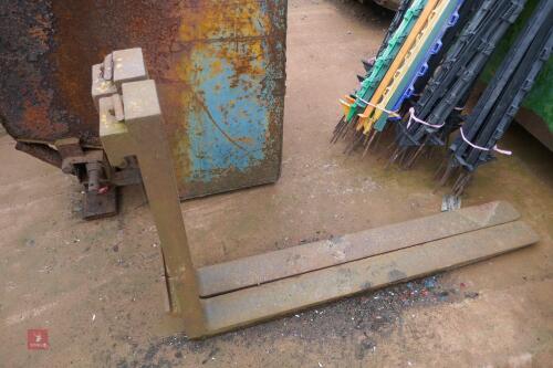 PAIR OF PALLET FORKS