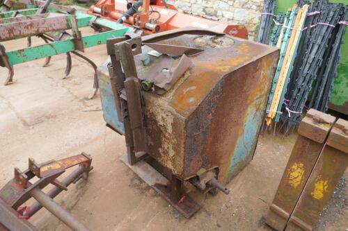 REAR TRACTOR CONCRETE WEIGHT