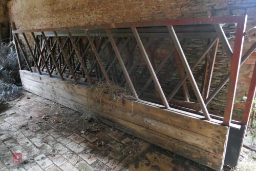 DIAGONAL CATTLE FEED BARRIER