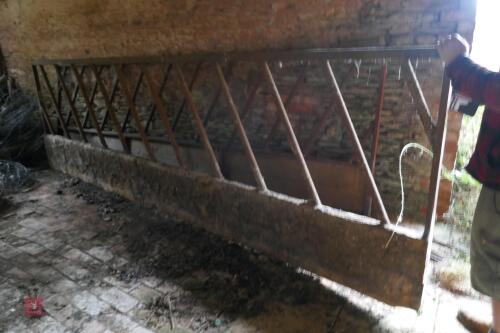 DIAGONAL CATTLE FEED BARRIER