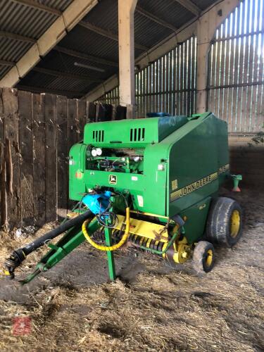JOHN DEERE 575 ROUND BALER