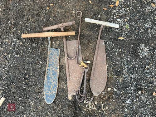 VINTAGE CROOKS & HAY KNIVES (66)