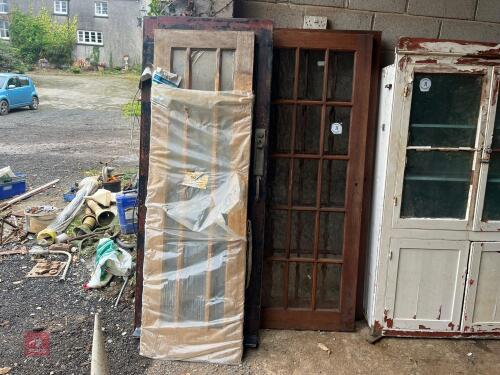 4 MIXED DOORS (75)