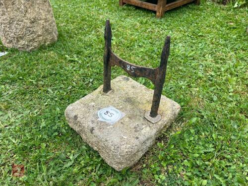 GRANITE MOUNTED BOOT SCRAPER (85)