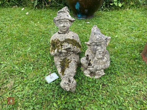 PAIR OF GARDEN FIGURINES (93)