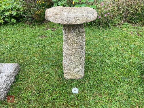 GRANITE STADDLE STONE (104)