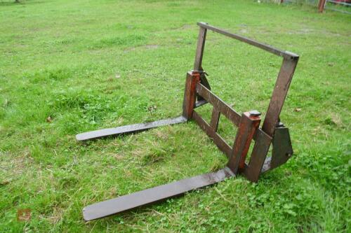 SET OF PALLET FORKS