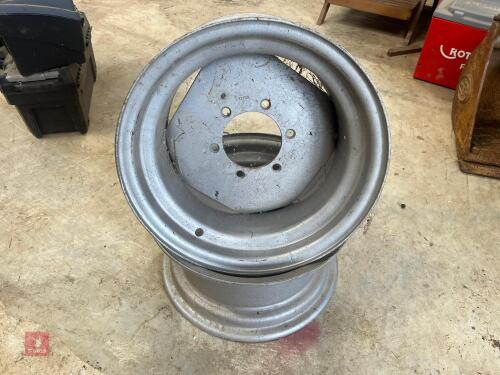 PAIR OF MF WHEEL CENTRES