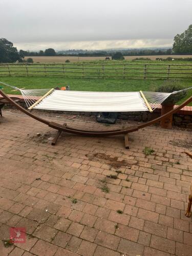 GARDEN HAMMOCK