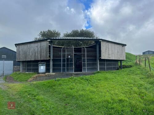 CLAYDON 7 HORSE WALKER & BUILDING