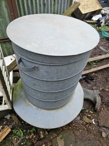 100KG GALVANISED FEEDER