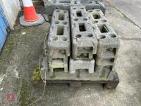 19 HERAS FENCE PANEL FEET - 4
