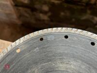 MAKITA GA90205 9'' DISC GRINDER - 3