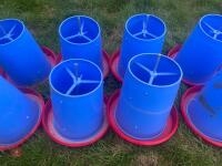 10 MANOLA FEEDERS - 6